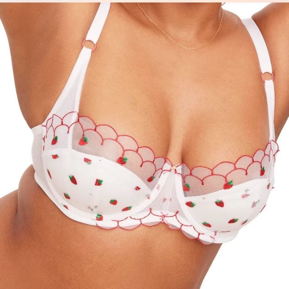 Adore Me- white Strawberry Embroidered Underwire Bra lined-size 34 C NWOT
